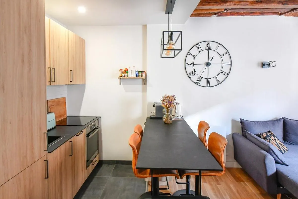 Apartamento Beverage & Food Spots